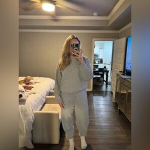 Skims Gray L Sweatshirt and M Sweatpants Set